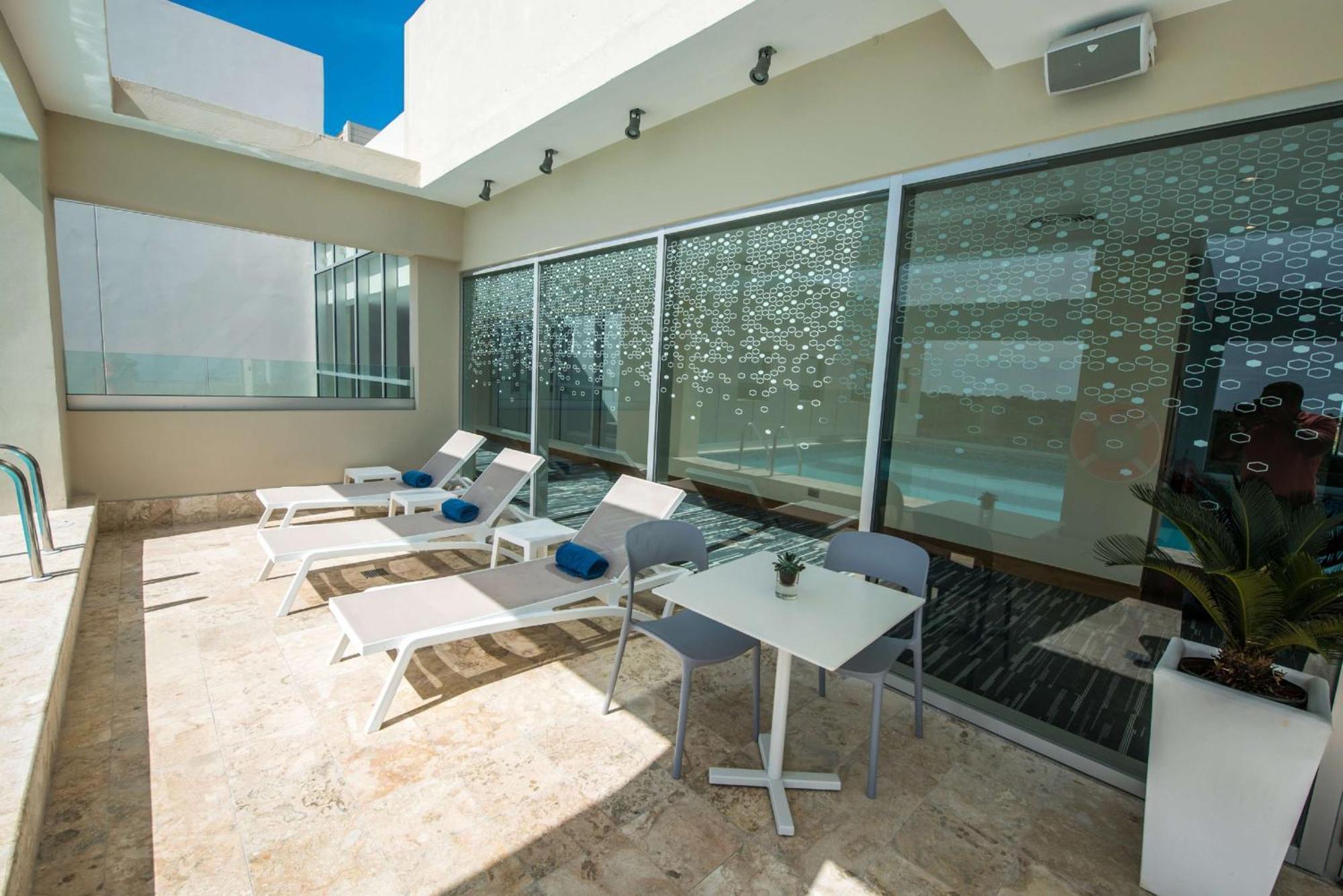 Hotel Hampton By Hilton Santo Domingo Airport Boca Chica Exterior foto